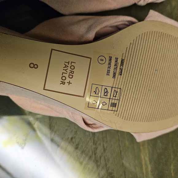 SHOES - Picture 6 of 6